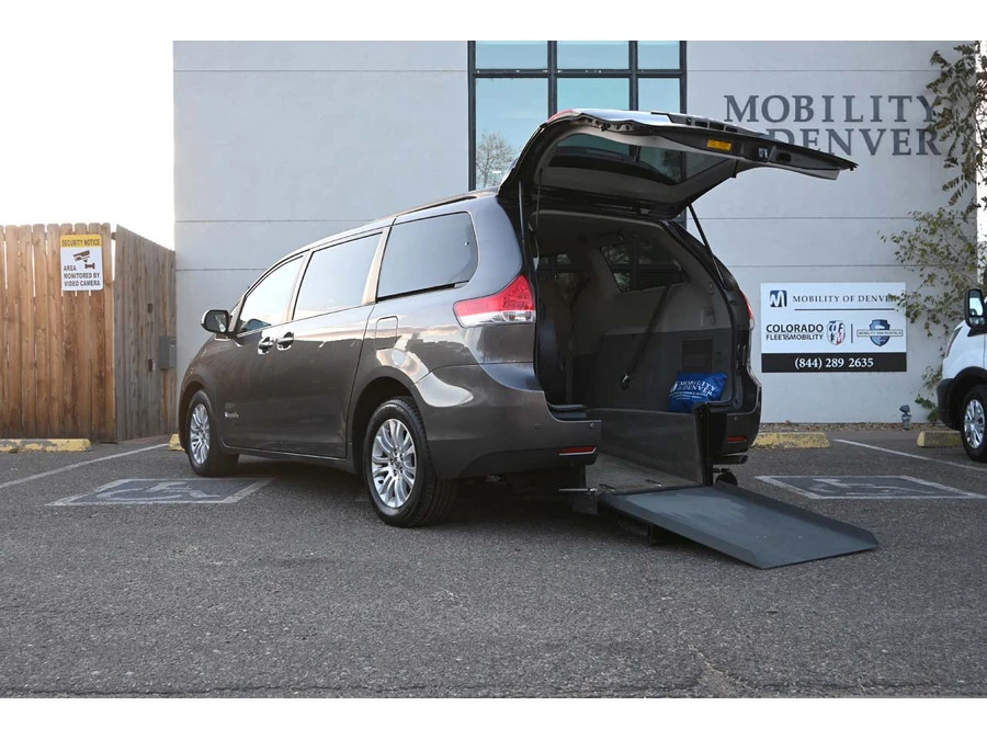 2014 Toyota Sienna 3rd Gen - Image 2 of 12
