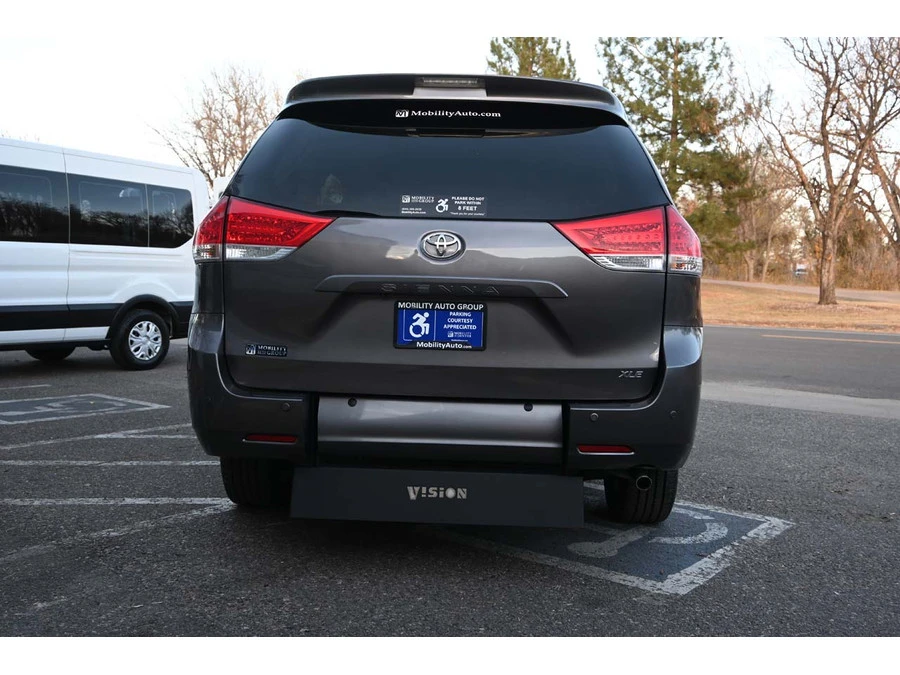 2014 Toyota Sienna 3rd Gen - Image 7 of 12