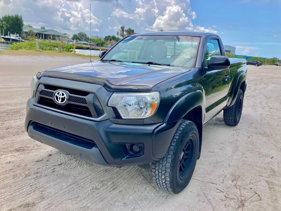 2014 Toyota Tacoma 2nd Gen - Image 2 of 31
