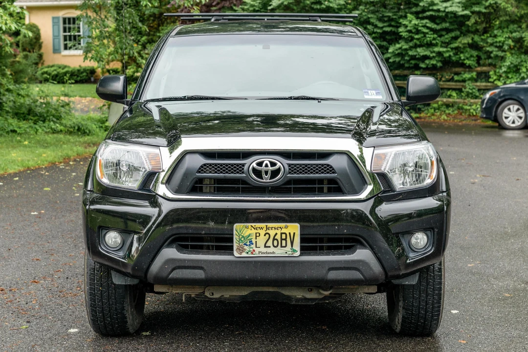 2014 Toyota Tacoma 2nd Gen - Image 2 of 31