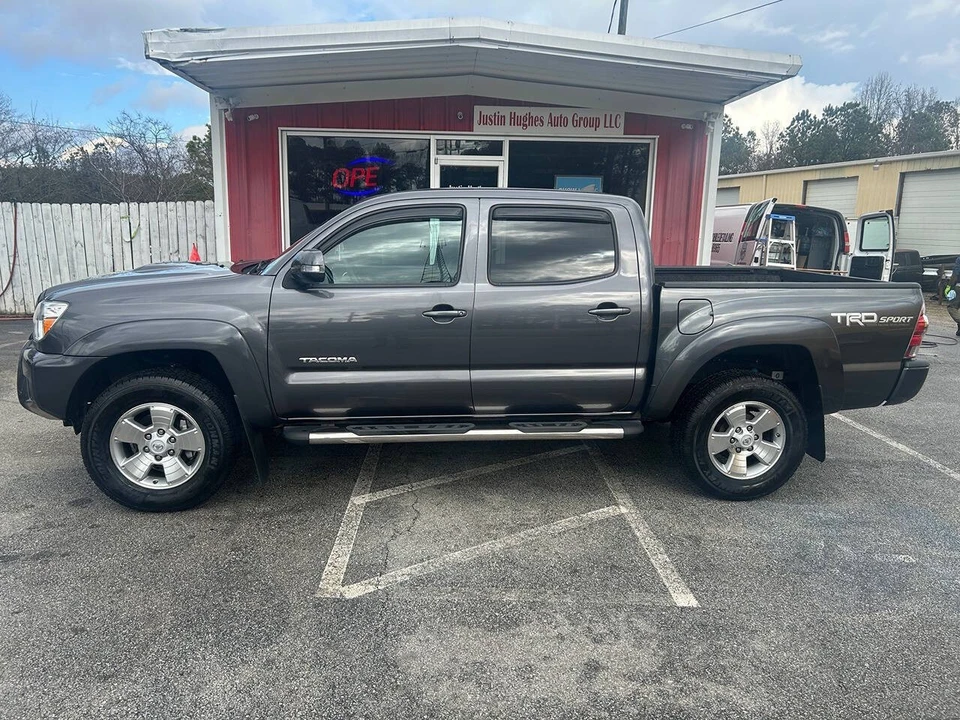 2014 Toyota Tacoma 2nd Gen - Image 2 of 21