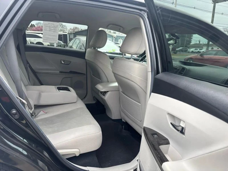 2014 Toyota Venza - Image 7 of 11