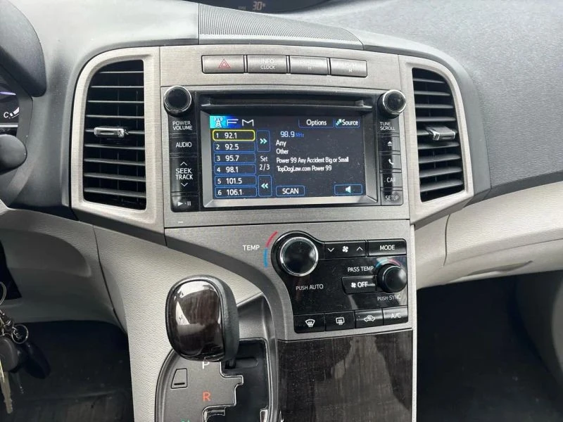 2014 Toyota Venza - Image 10 of 11