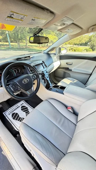 2014 Toyota Venza - Image 8 of 10