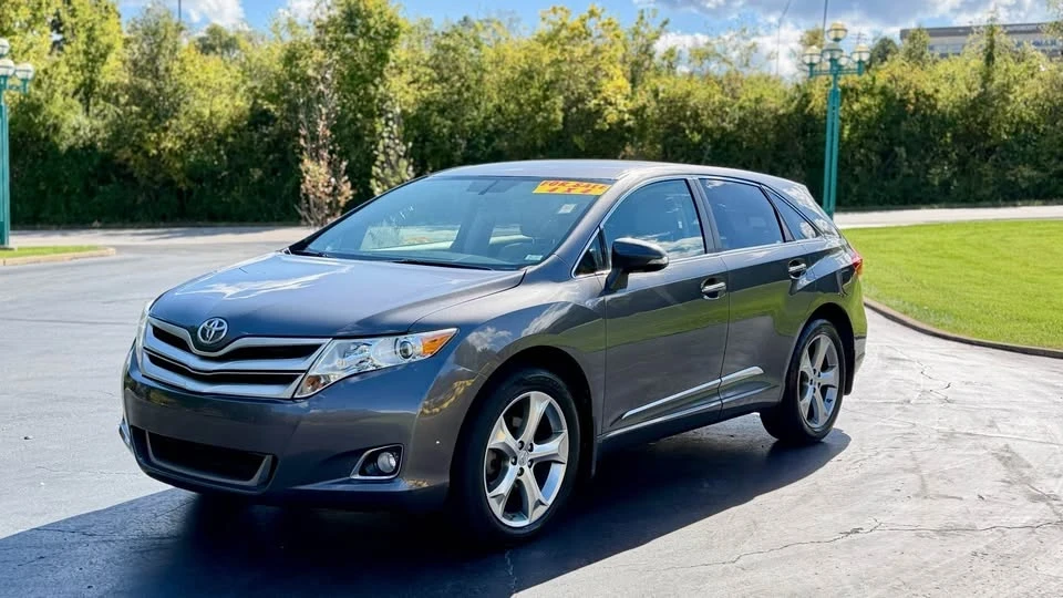 2014 Toyota Venza - Image 2 of 10