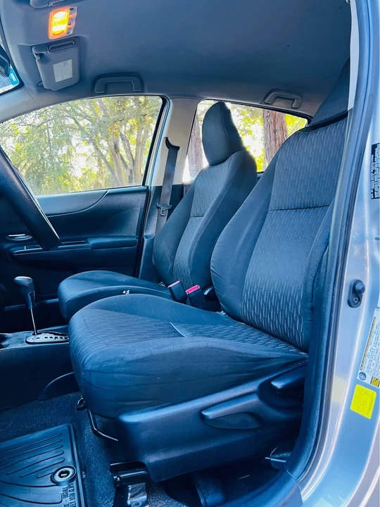 2014 Toyota Yaris - Image 12 of 15
