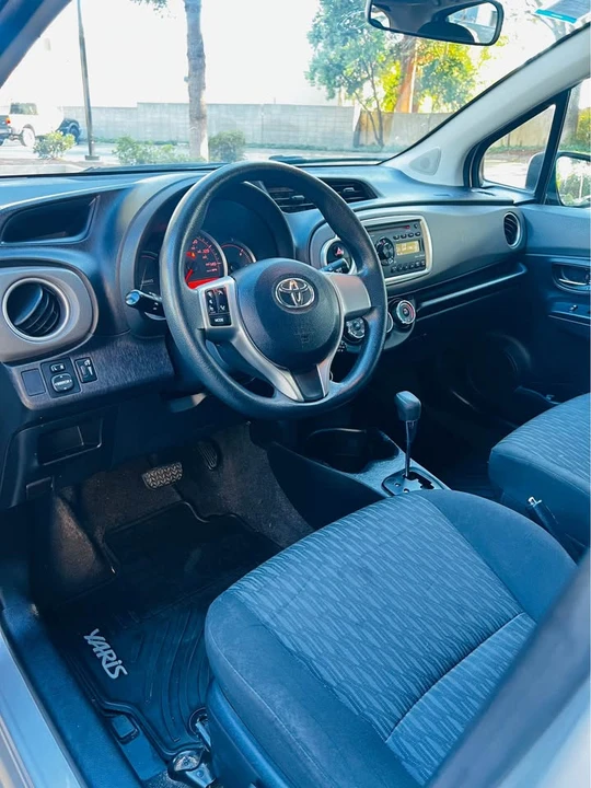 2014 Toyota Yaris - Image 11 of 15