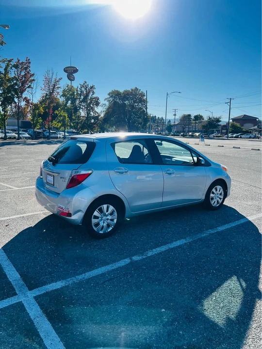 2014 Toyota Yaris - Image 5 of 15