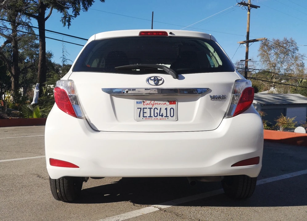 2014 Toyota Yaris - Image 10 of 21