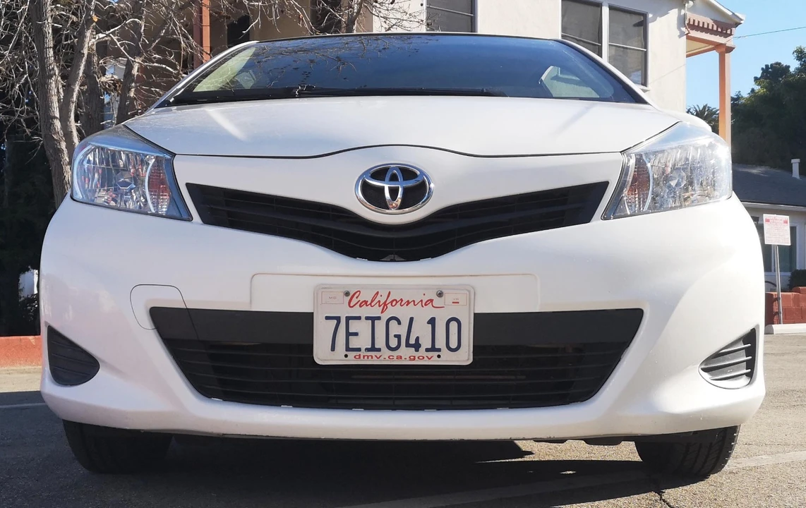 2014 Toyota Yaris - Image 8 of 21