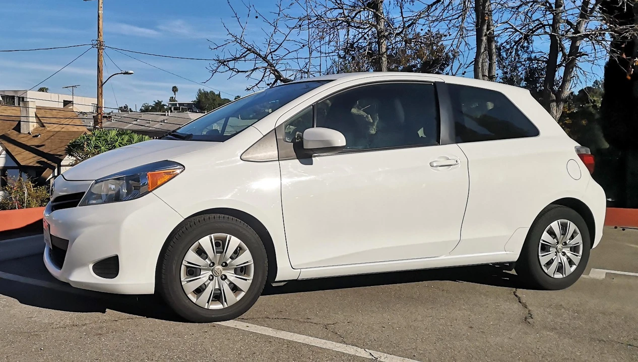 2014 Toyota Yaris - Image 4 of 21