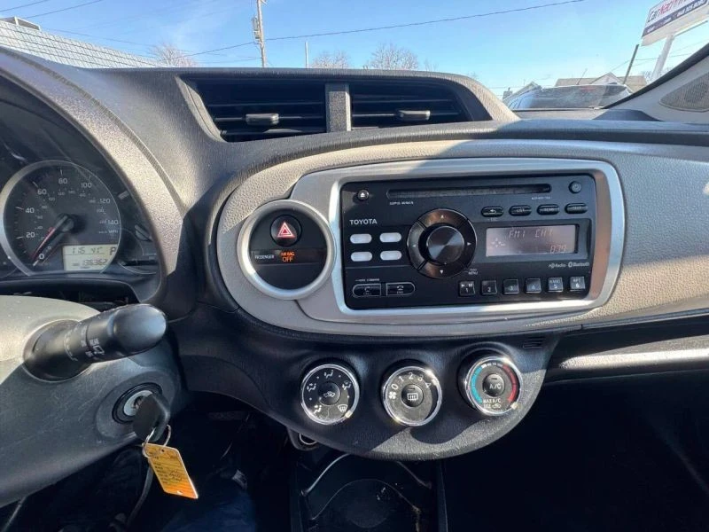 2014 Toyota Yaris - Image 6 of 12