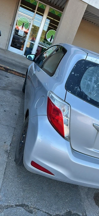 2014 Toyota Yaris - Image 5 of 9