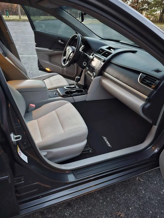 2014 Toyota Camry 7th Gen - Image 8 of 15
