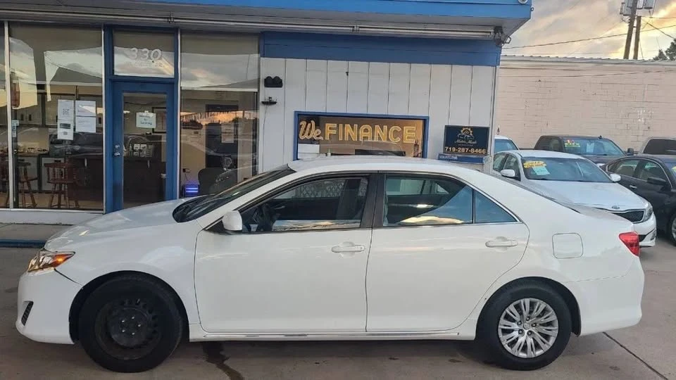 2014 Toyota Camry 7th Gen - Image 3 of 20