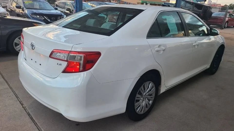 2014 Toyota Camry 7th Gen - Image 8 of 20