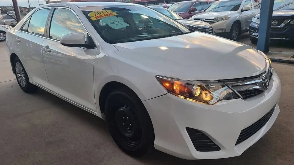 2014 Toyota Camry 7th Gen - Image 7 of 20