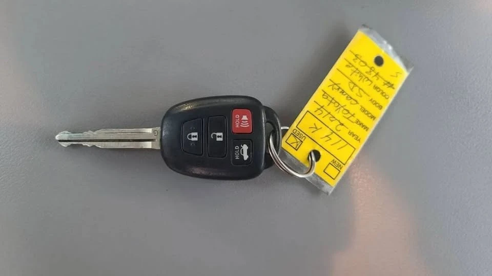 2014 Toyota Camry 7th Gen - Image 19 of 20