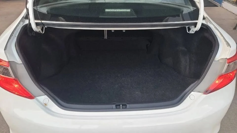 2014 Toyota Camry 7th Gen - Image 15 of 20