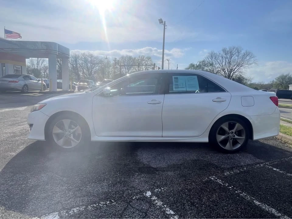 2014 Toyota Camry 7th Gen - Image 5 of 10