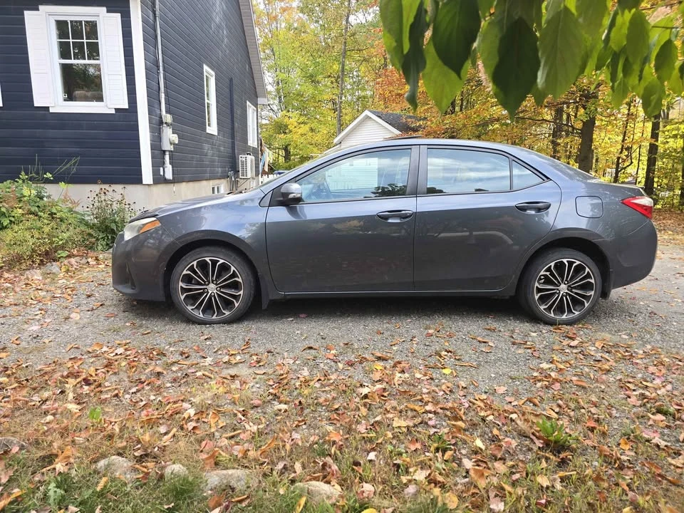 2014 Toyota Corolla 11th Gen - Image 2 of 9