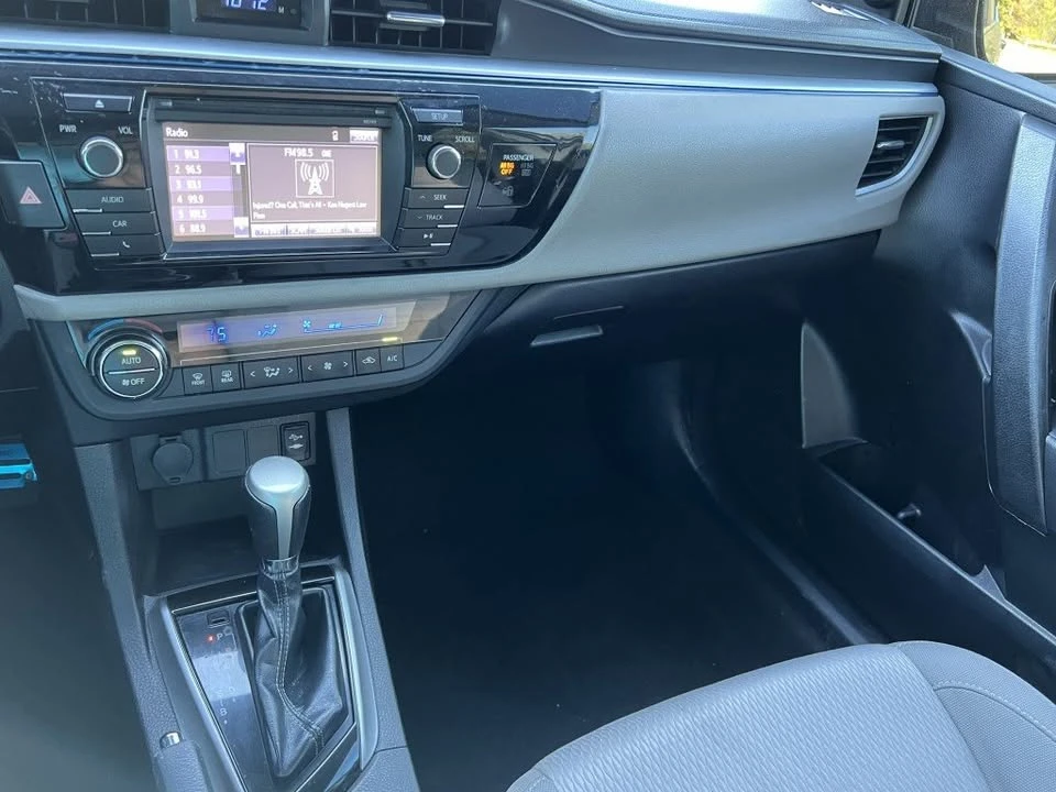 2014 Toyota Corolla 11th Gen - Image 17 of 18