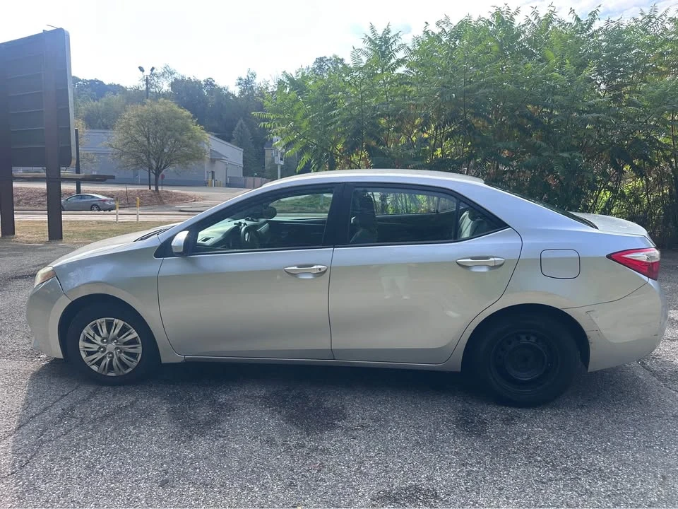 2014 Toyota Corolla 11th Gen - Image 2 of 7