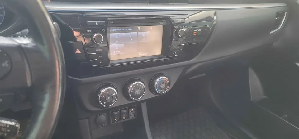2014 Toyota Corolla 11th Gen - Image 5 of 9