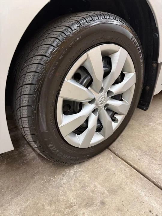 2014 Toyota Corolla 11th Gen - Image 13 of 15