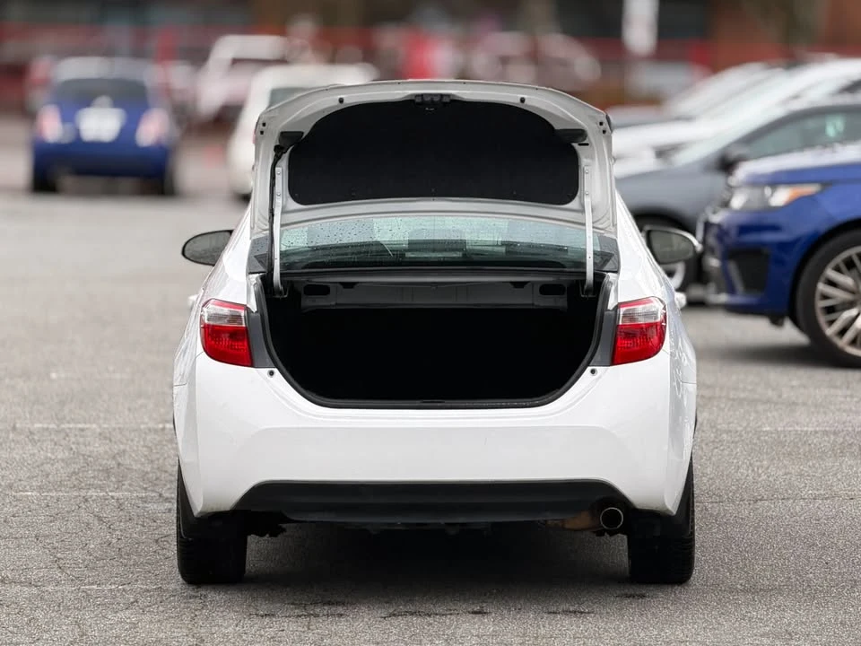 2014 Toyota Corolla 11th Gen - Image 9 of 12