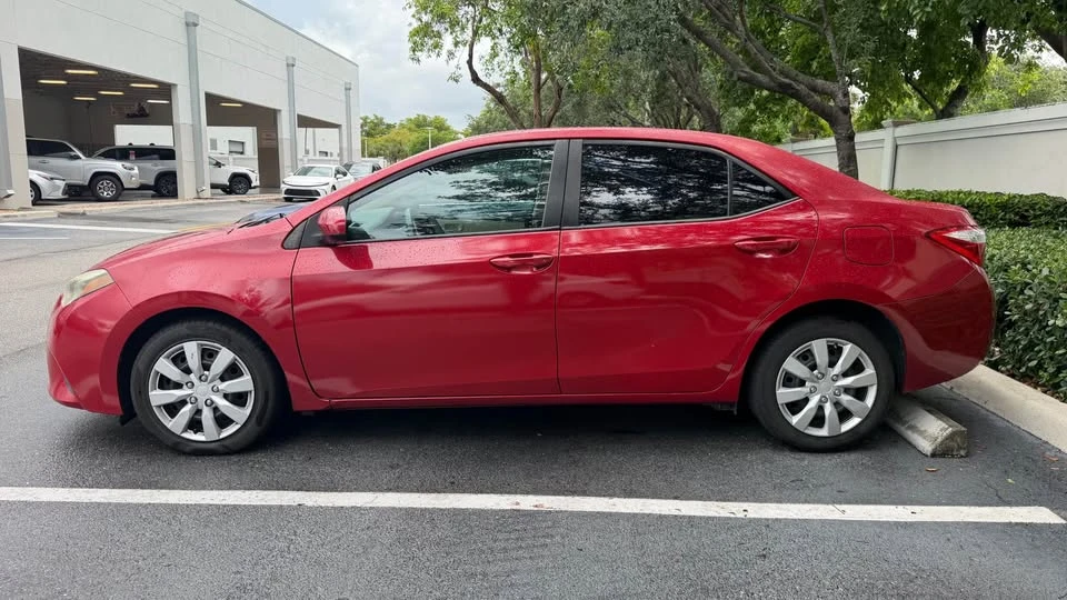 2014 Toyota Corolla 11th Gen - Image 2 of 7