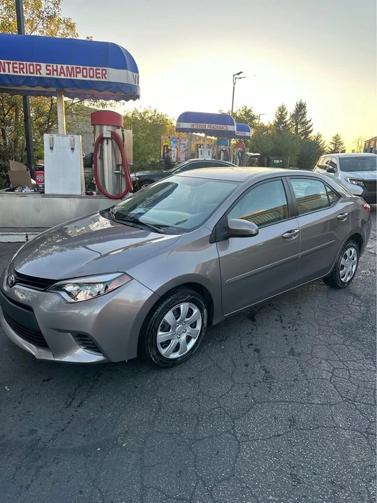 2014 Toyota Corolla 11th Gen - Image 2 of 10