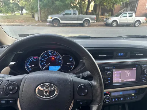 2014 Toyota Corolla 11th Gen - Image 2 of 8