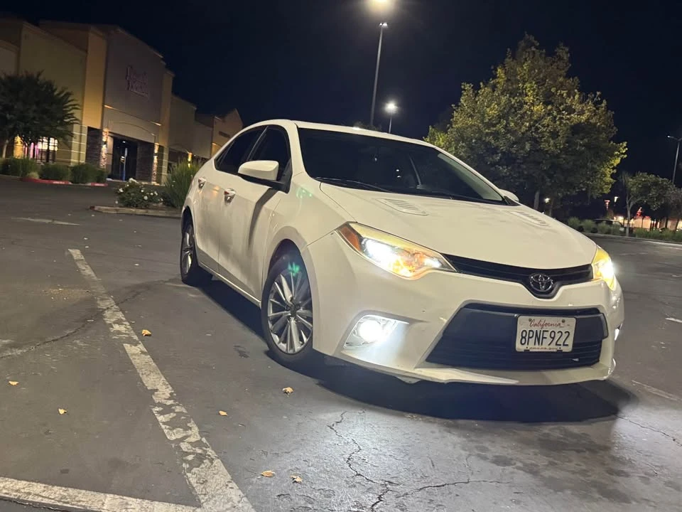2014 Toyota Corolla 11th Gen - Image 10 of 16