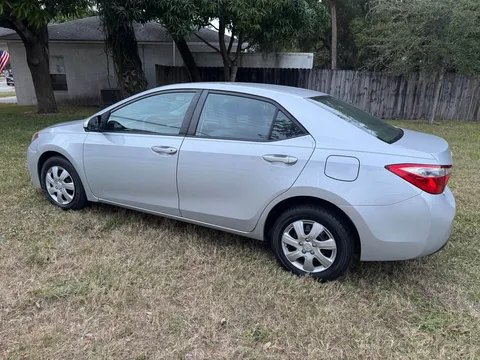 2014 Toyota Corolla 11th Gen - Image 3 of 11