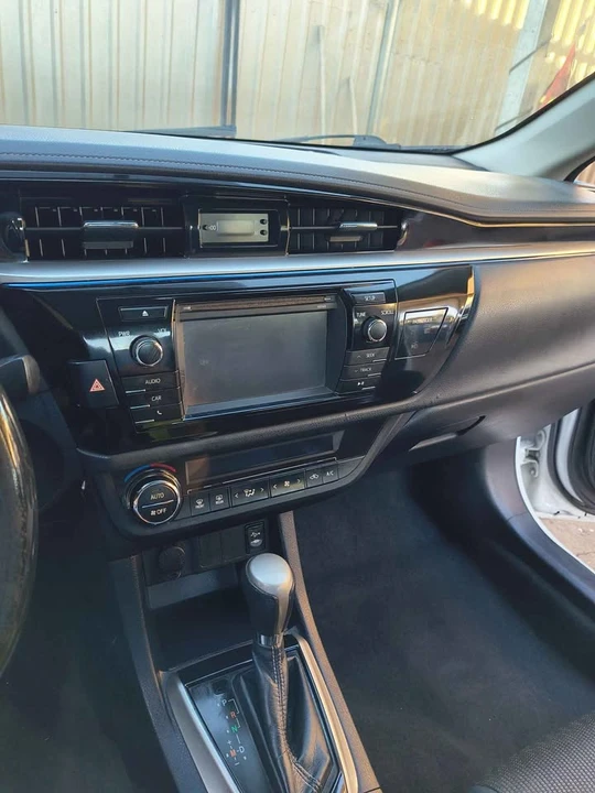 2014 Toyota Corolla 11th Gen - Image 7 of 9