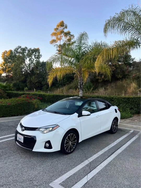 2014 Toyota Corolla 11th Gen - Image 2 of 17