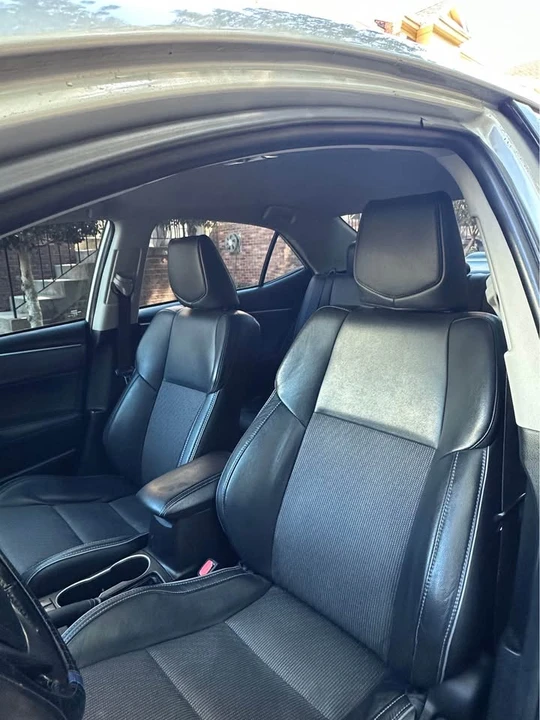 2014 Toyota Corolla 11th Gen - Image 5 of 8