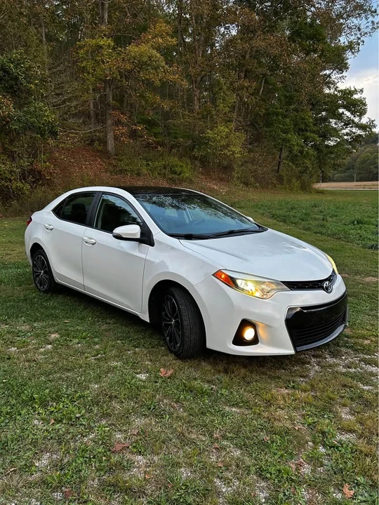 2014 Toyota Corolla 11th Gen - Image 2 of 11