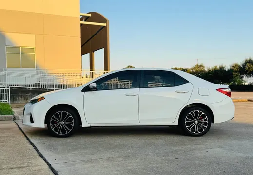 2014 Toyota Corolla 11th Gen - Image 2 of 15