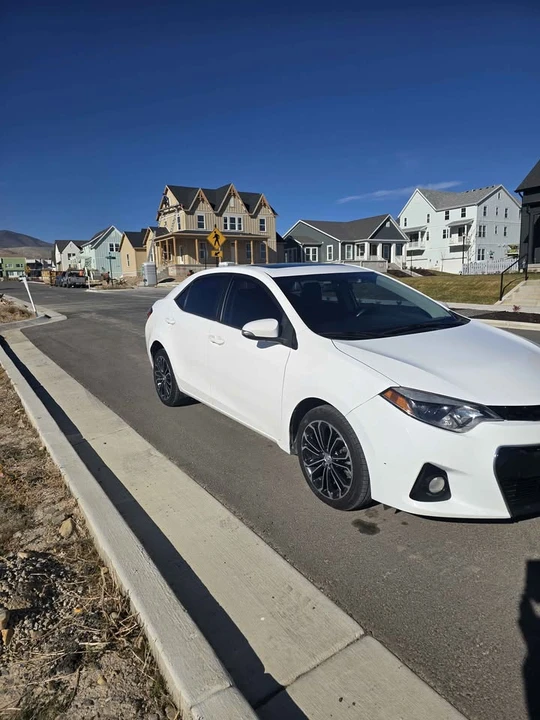 2014 Toyota Corolla 11th Gen - Image 2 of 8