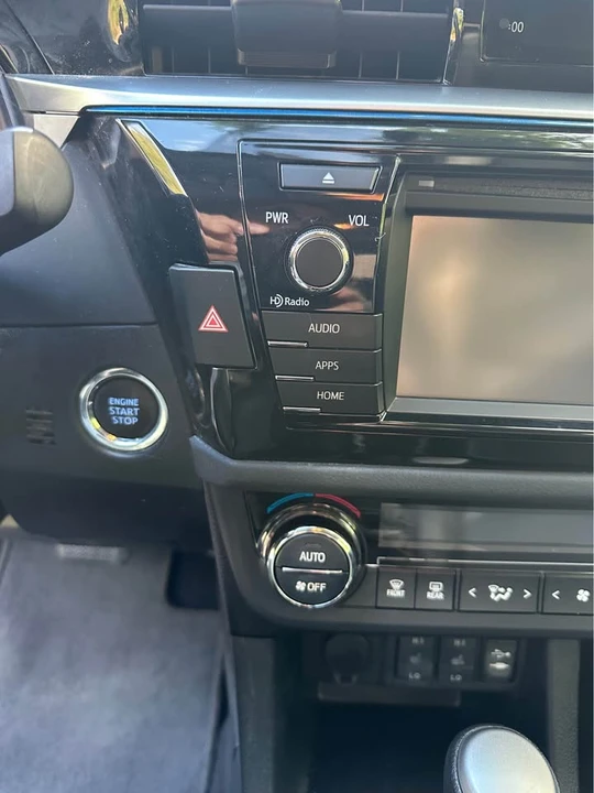 2014 Toyota Corolla 11th Gen - Image 8 of 15