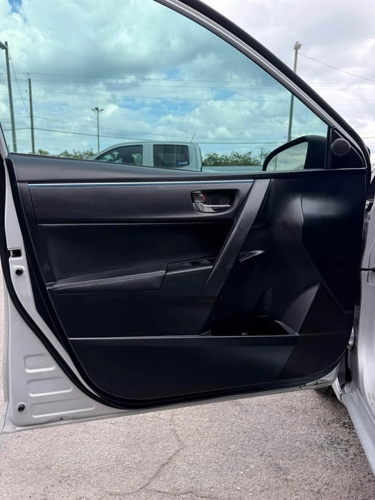 2014 Toyota Corolla 11th Gen - Image 15 of 20