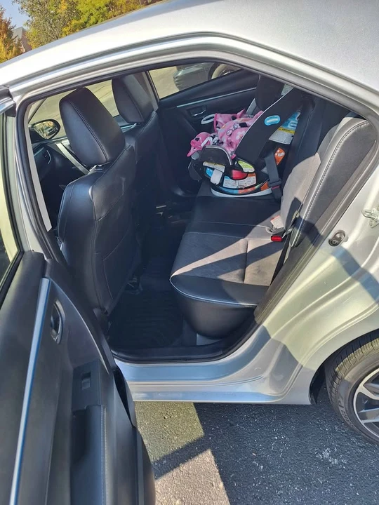 2014 Toyota Corolla 11th Gen - Image 7 of 11
