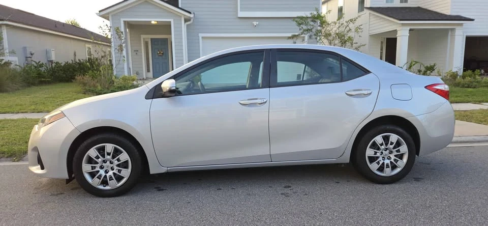 2014 Toyota Corolla 11th Gen - Image 4 of 9