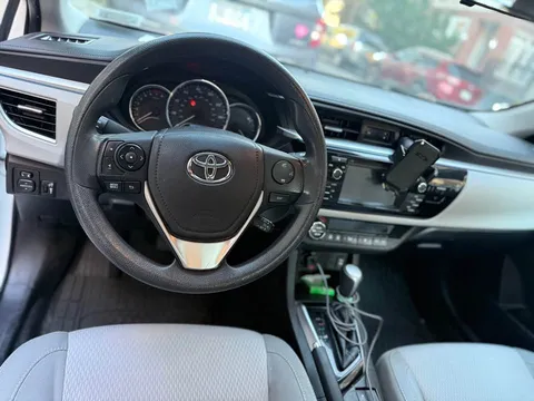 2014 Toyota Corolla 11th Gen - Image 4 of 5