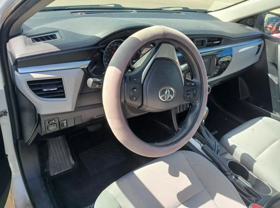 2014 Toyota Corolla 11th Gen - Image 6 of 8