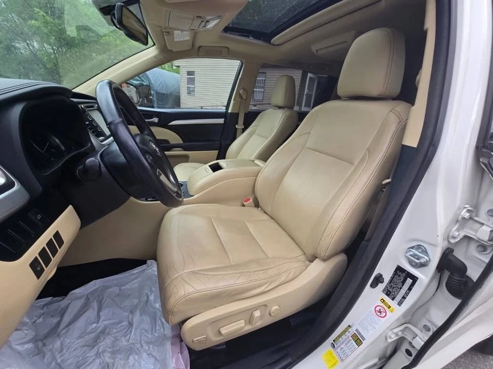 2014 Toyota Highlander - Image 10 of 11