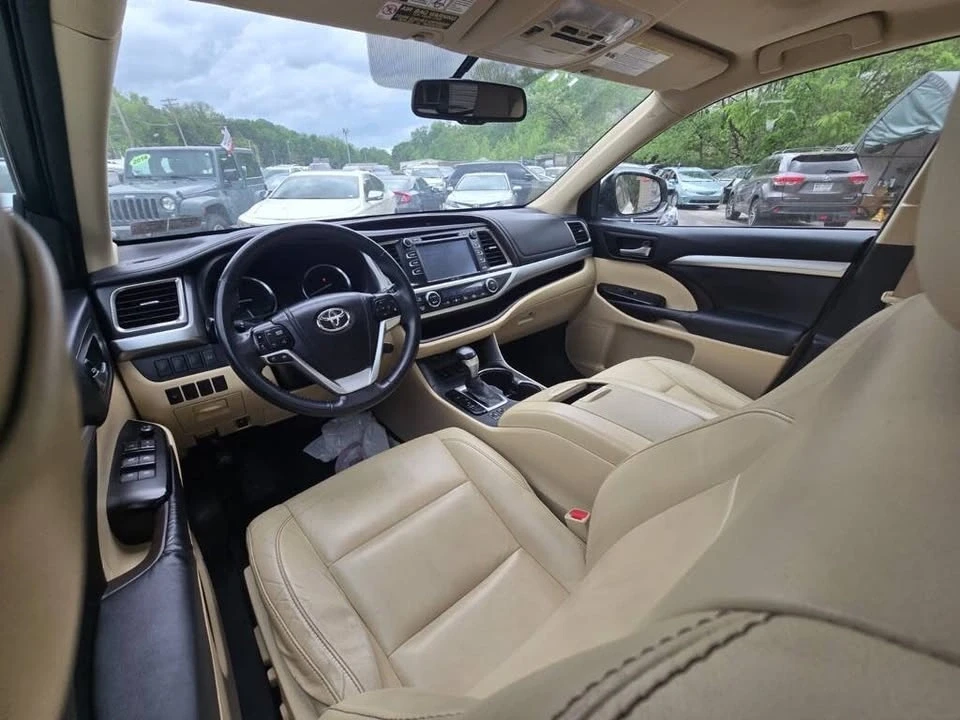 2014 Toyota Highlander - Image 9 of 11