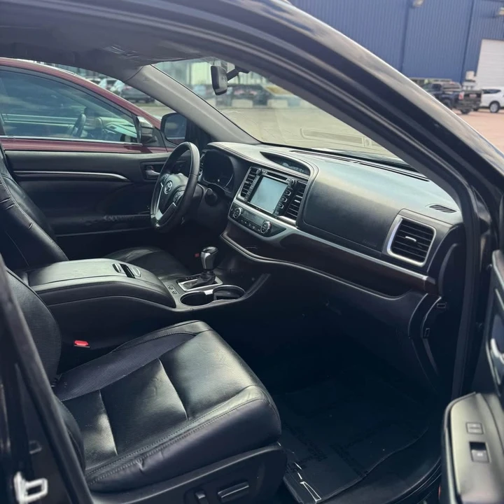 2014 Toyota Highlander - Image 12 of 14